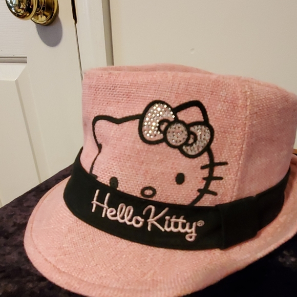 Hello Kitty Hat - Picture 3 of 8